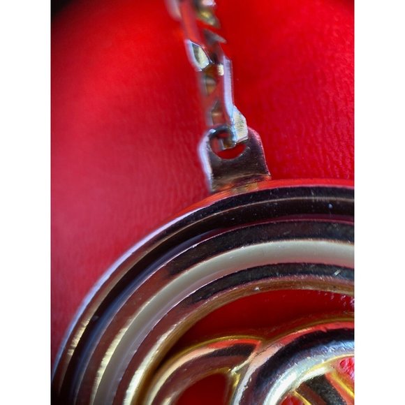 Gucci Logo GG Double G's Vintage Gold Tone Keychain 100% Authentic Guaranteed - Picture 7 of 16